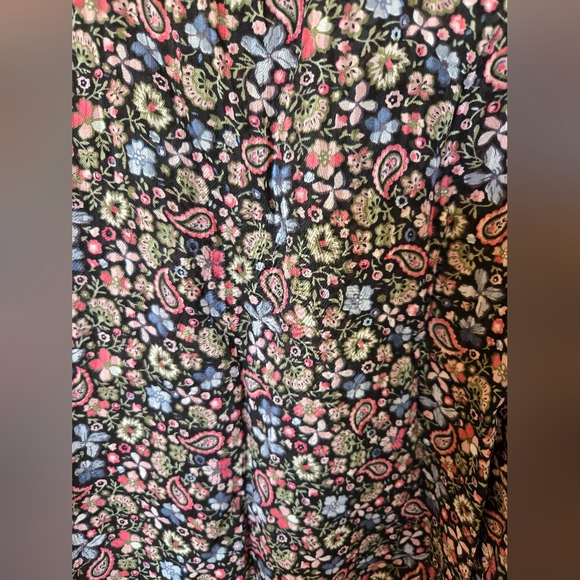 Floral Sleeveless Top - Picture 4 of 7